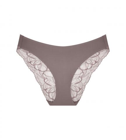 Triumph_Body Make-Up Illusion Lace Highleg Tai_Pigeon Grey_100 zł