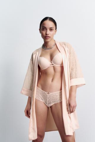 TRIUMPH SS 2026_That Night In Vegas_Biustonosz_Porcelain_150 zł_1 (2)