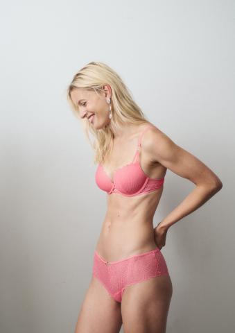 TRIUMPH SS 2026_That Night In Vegas_Biustonosz_Wild rose_150 zł_2