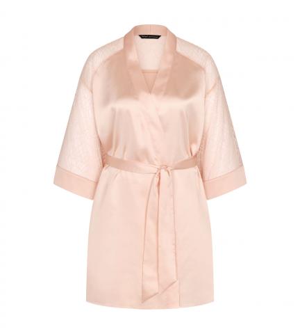 TRIUMPH_A Weekend to Remember_Szlafrok_Porcelain_200 zł