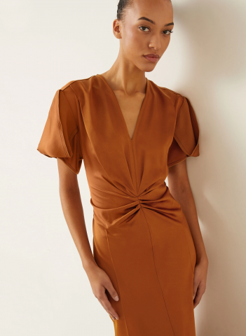 BREUNINGER.COM_VICTORIA BECKHAM_Sukienka koktajlowa_4 700 zł_1A