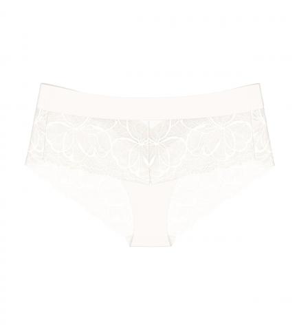 TRIUMPH_Body Make-Up Illusion Lace Shorty_Ecru White_120 zł