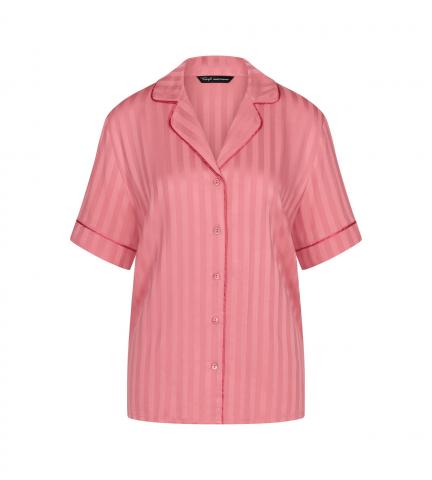 TRIUMPH_Amourette Jacquard Boyfriend Shirt_Cherry rose_160 zł