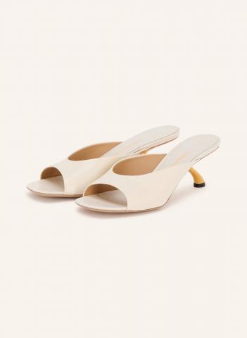 BREUNINGER.COM_FERRAGAMO_Mules IGEA_3 790 zł
