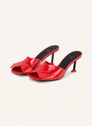 BREUNINGER.COM_GIVENCHY_Lakierowane klapki FLOW_3 770 zł