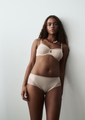 TRIUMPH_Comfort Contour_Biustonosz minimizer_Nude Beige_199 zł_1